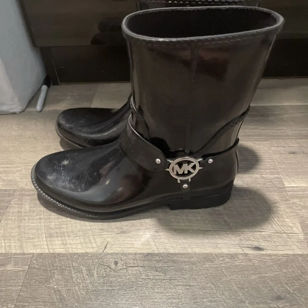 Michael Kors Fulton Harness Rain Boots Black Glossy Mid Calf Women’s Sz 10